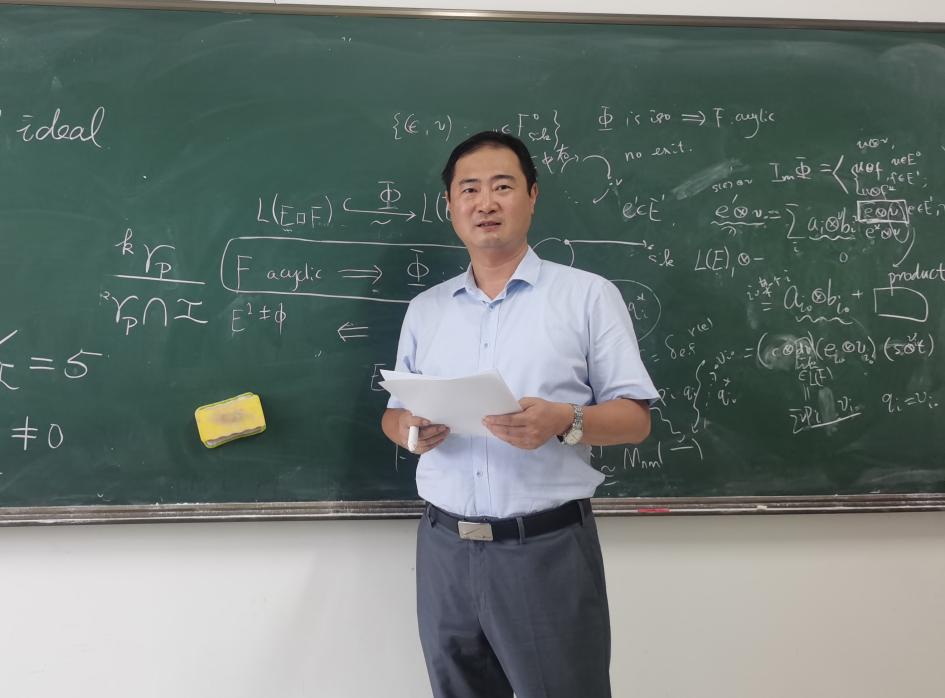 第十四届“李世雄奖”获奖者：鲍炎红、宛小平、汪春昌